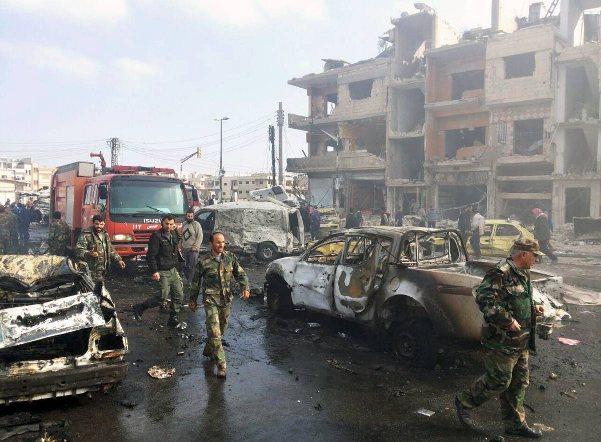 مكان عملية تفجيرية في حمص، 21 من شباط/ فبراير 2016، اليوم. تصوير: AP