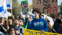 הפגנה נגד מתווה הגז, פברואר 2016. צילום: פלאש 90