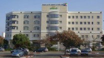 בית החולים שניידר. "בגל הרביעי הייתה תקופה שבה אושפזו במקביל 7 ילדים עם התסמונת ביחידת טיפול נמרץ ילדים" (צילום: אבישי טייכר, פיקיוויקי)