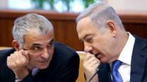 נתניהו וכחלון, ארכיון (צילום: פלאש 90 / עמית שאבי)