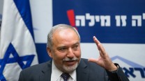 שר האוצר אביגדור ליברמן. "איך אני יכול לעשות הכשרה מקצועית בלי שייכנס כסף אמיתי לכלכלת המשפחה?" (צילום: יונתן זינדל/פלאש 90)