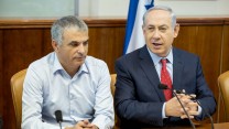 נתניהו וכחלון בישיבת ממשלה. צילום ארכיון: אמיל סלמן