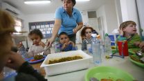 גננת ופעוטות. ארכיון. למצולמים אין קשר לתוכן הכתבה (צילום: מרים אלסטר / פלאש 90)
