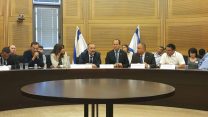 צעדת השוויון מגיעה לכנסת. צילום: פז כהן