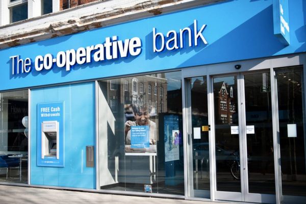 סניף של הבנק הקואופרטיבי. צילום: The Co-operative Bank - Ealing / מתוך ויקיפדיה