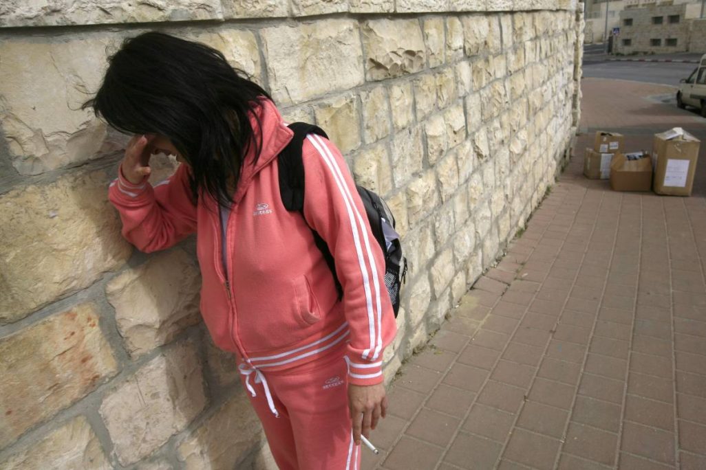 שימוש בסמים ואלכוהול בקרב ילדים ונוער (צילום: נתי שוחט / פלאש 90)
