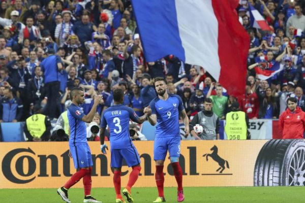 צרפת לאחר ניצחון על איסלנד, רבע גמר יורו 2016. צילום: סוכנות AP.