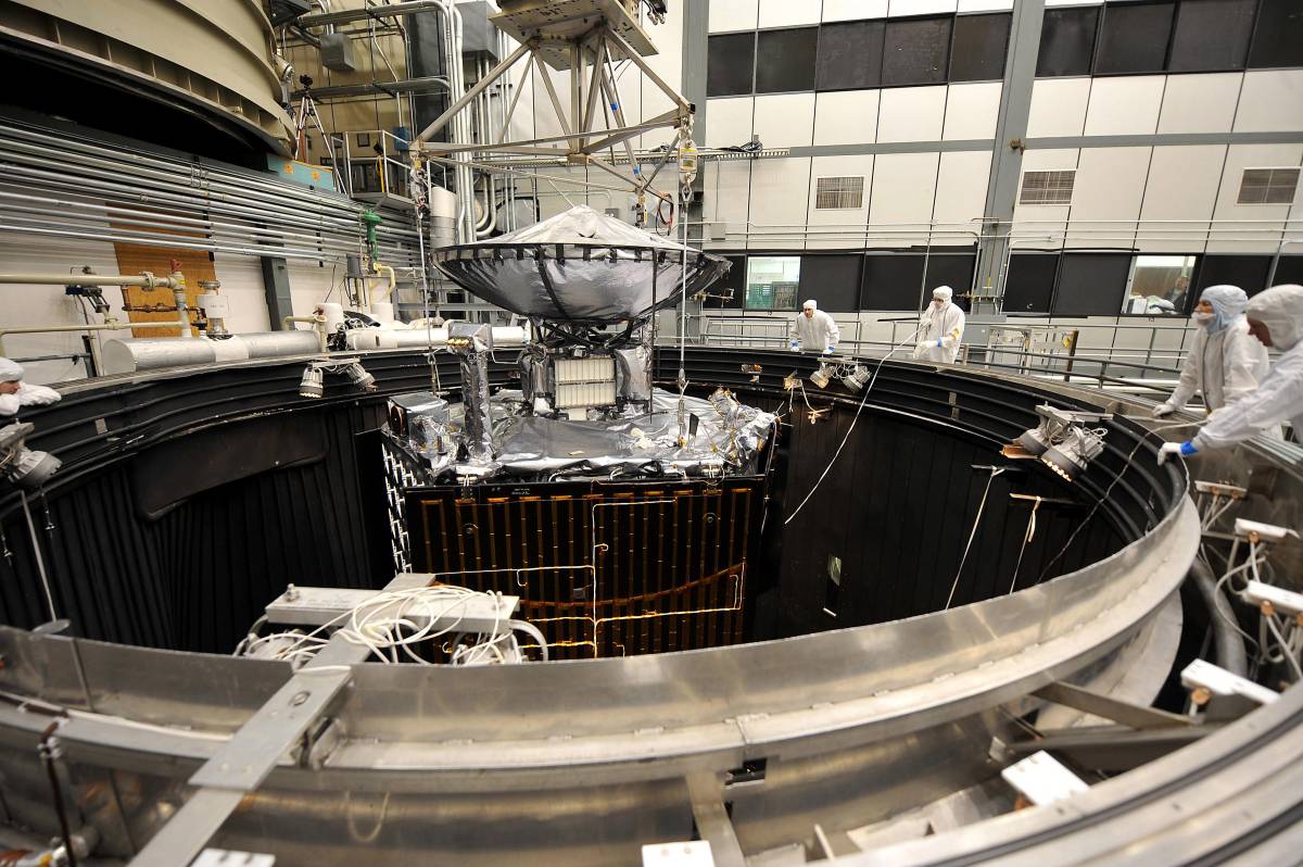 בדיקות לגשושית ג'ונו לפני שיגורהCourtesy NASA/JPL-Caltech.
