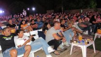 450 עובדי ויזה כ.א.ל וכלל ביטוח צופים ביורו יחד. צילום: דבר ראשון