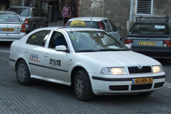 מונית מסוג סקודה אוקטביה. צילום: Krokodyl / ויקיפדיה.