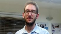 שאול אמסטרדמסקי. צילום מתוך ויקימדיה קומונס.