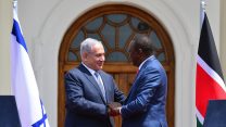 בנימין נתניהו ונשיא קניה בעת ביקור רה״מ באפריקה באוגוסט 2016. צילום: קובי גדעון / לע״מ.