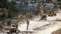 עבודות לסלילת כביש חדש מירושלים לתל אביב (צילום ארכיון: פלאש 90).