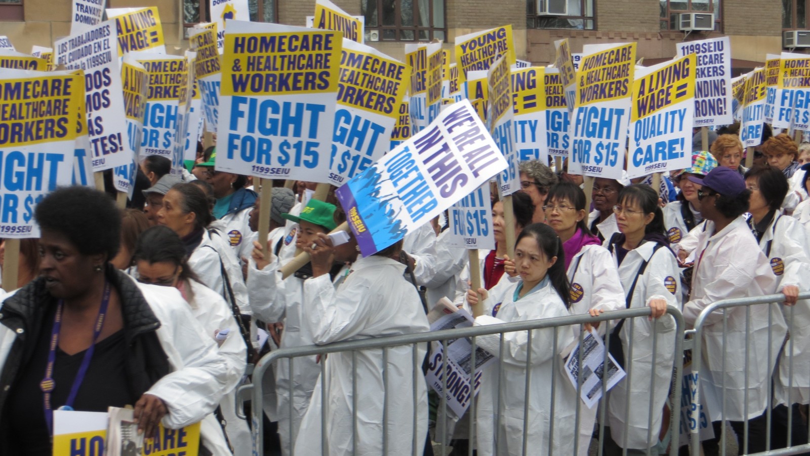 הפגנה למען העלאת שכר המינימום בארה&quot;ב (ארכיון). צילום: Barry Solow, Flickr