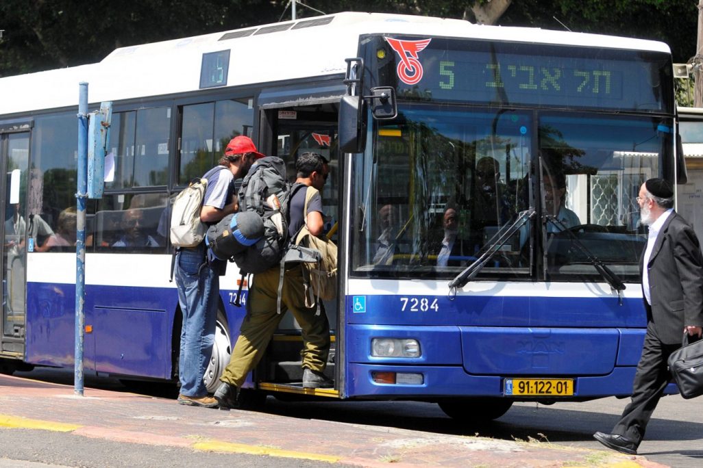 אוטובוס בגוש דן (צילום ארכיון: יוסי זליגר  פלאש 90).