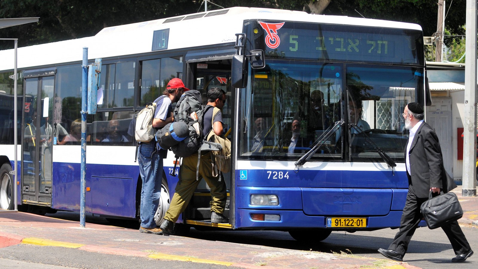 אוטובוס בגוש דן (צילום ארכיון: יוסי זליגר פלאש 90).
