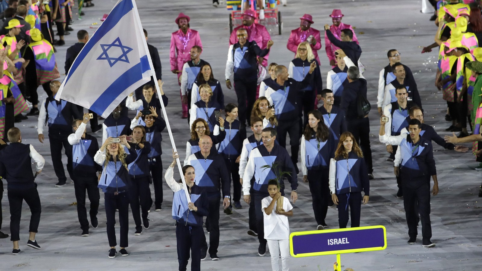משלחת ישראל בטקס פתיחת המשחקים האולימפיים. צילום: סוכנות AP