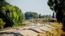 מסילת רכבת (צילום: אורן פלס / ויקיפיקי).