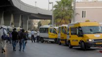 מוניות שירות בתחנה המרכזית בת"א (צילום: פלאש 90).