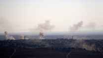 הלחימה בסוריה כפי שנצפתה מרמת הגולן (צילום: אריאל שליט / סוכנות AP).