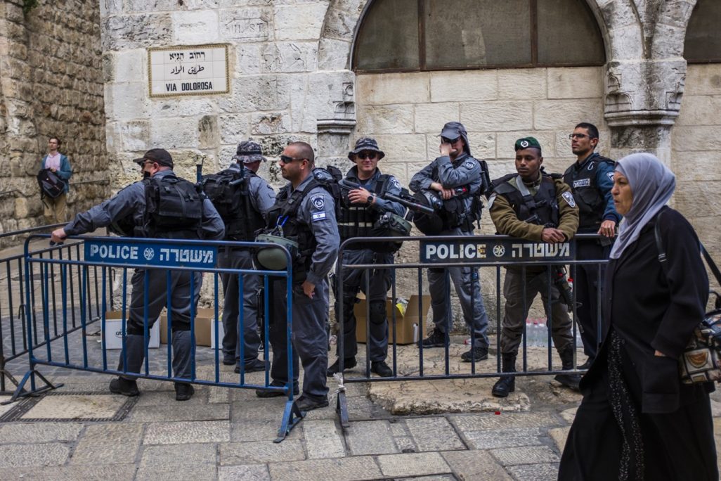 חיילים שומרים ברובע המוסלמי בירושלים (צילום ארכיון: פלאש 90).