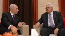 שמעון פרס ואבו מאזן יו"ר הרשות הפלסטינית (ארכיון, צילום: מארק ניימן/ לע"מ דרך פלאש 90)