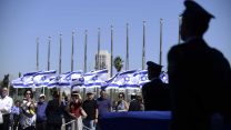 חולקים כבוד אחרון (צילום: תומר ניוברג / פלאש 90).