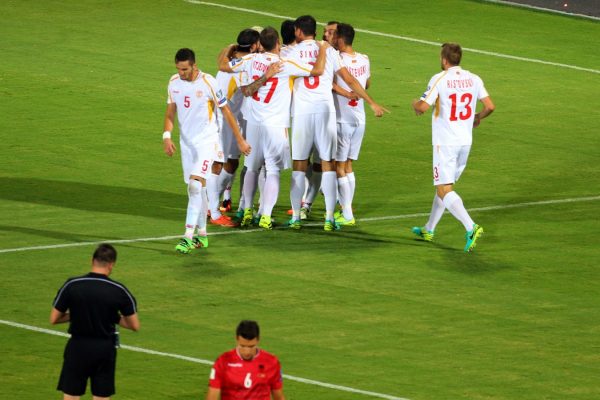 נבחרת מקדוניה במשחק נגד נבחרת אלבניה במוקדמות גביע העולם, ספטמבר 2016 (צילום: AP)