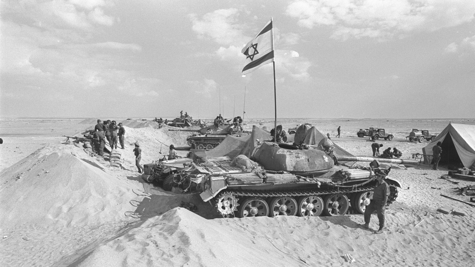 מלחמת יום כיפור, גדוד שריון במאחז בתעלת סואץ (מתוך אוסף התצלומים הלאומי)