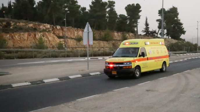 גבר אותר עם מכת חום בבת ים, מותו נקבע במקום