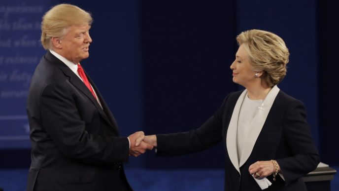 Hillary Clinton and Donald Trump. &quot; Trump said to the people, 'We are with you.'&quot; (Photo: AP Agency)