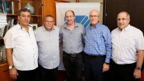 טקס חתימת הסכם על קליטת עובדי קבלן להעסקה ישירה בשירותי בריאות כללית (צילום: דניאל בר-און / דוברות ההסתדרות).