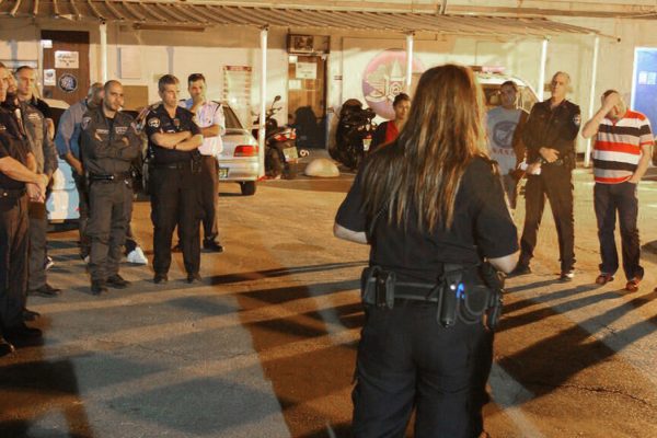 פשיטת משטרה על מתחמי זנות במתחם הבורסה בר"ג (צילום: דוברות המשטרה).