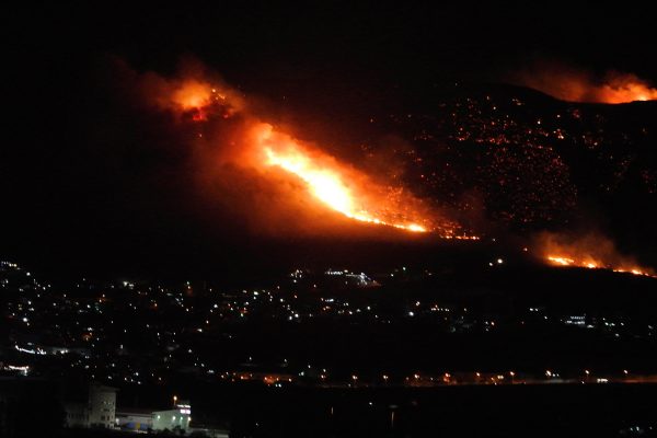 השריפה מעל נאחף.  ב25/11/2016 (צילום: איתי לינדר וגיא בן שושן)