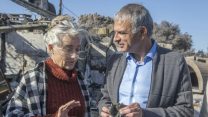שר האוצר משה כחלון, ורמה בן צבי - תושבת נטף והבעלים של 'המטבח של רמה' (צילום: יוסי אלוני)