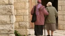 מעל 13,000 אזרחים ותיקים מעל גיל 86 החיים לבדם בישראל (צילום: קובי גדעון / פלאש90).