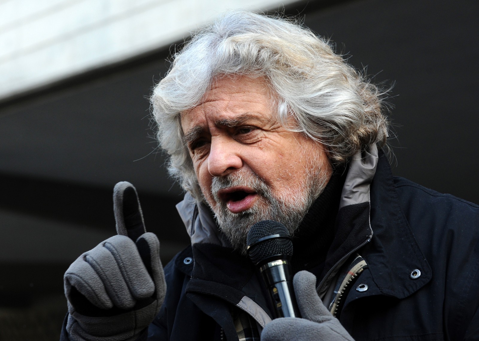 בפה גרילו, ראש מפלגת &quot;חמשת הכוכבים&quot;. תומך במשאל עם ליציאת איטליה מגוש היורו (צילום: Niccolò Caranti \ מתוך wikimedia)