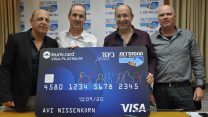מימין לשמאל: איל קרוליצקי, אבי ניסנקורן, רון פאינרו, דודי גיל (צילום: דוברות ההסתדרות)