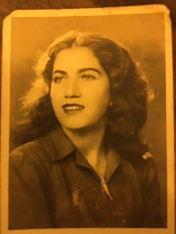 דבורה כורדג'י הררי, חלב 1945 (תמונה באדיבות המשפחה)