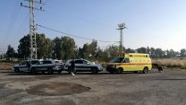 המקום בו נמצאה גופת האישה, בכניסה למגדל (צילום: דוברות המשטרה)