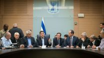 ראש האופוזיציה, יצחק הרצוג, עם פורום ראשי הרשויות היום (רביעי) בכנסת (צילום: יונתן זינדל / פלאש 90).