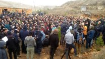 תושבים ומפגינים בעמונה, בזמן המשא ומתן על מתווה הפינוי