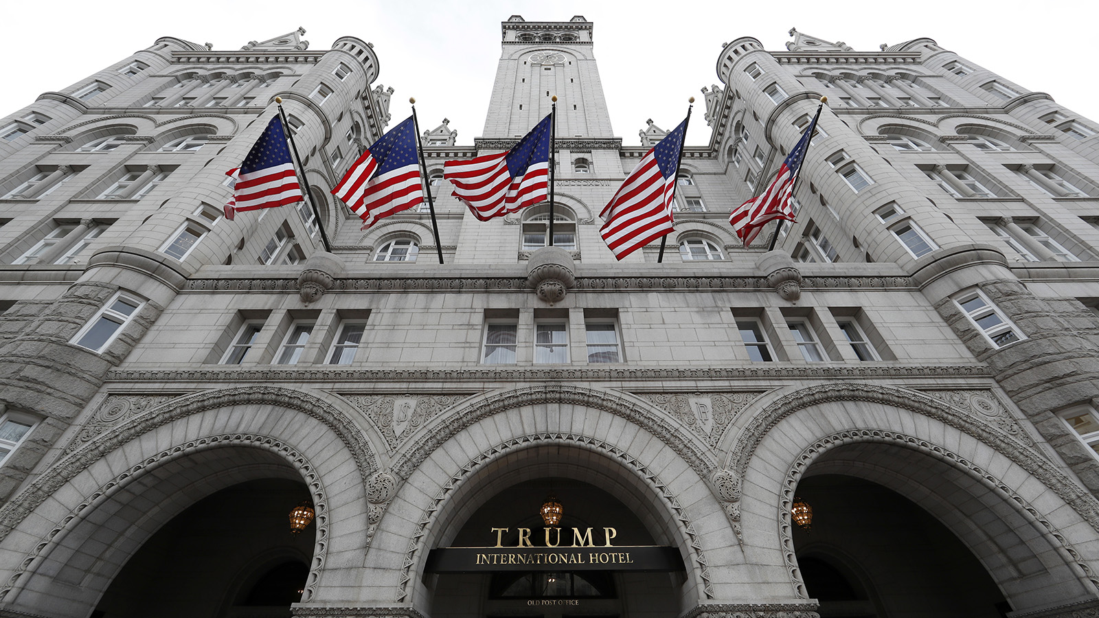 יהיה הבעלים הפרטי והציבורי בו זמנית - המלון החדש של דונלד טראמפ בוושינגטון. (צילום: AP)