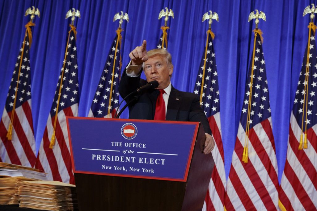 טראמפ במסיבת העיתונאים שערך בניו יורק (צילום: AP)