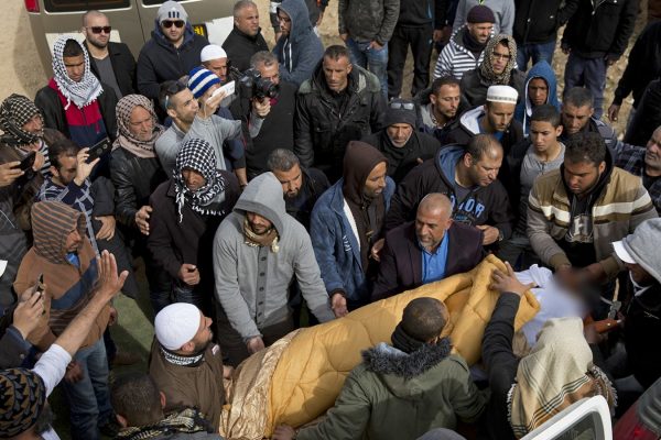 הלווייתו של יעקוב אבו אל-קיעאן. (צילום: AP)