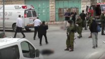 מתוך הסרטון של 'בצלם', בו נראה החייל אלאור אזריה יורה למוות במחבל מנוטרל 24/3/2016 (צילום מסך מתוך יוטיוב).