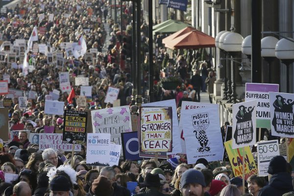 צעדה בלונדון, בהפגנת הזדהות עם המחאות ברחבי העולם. (צילום: Tim Ireland / סוכנות AP).