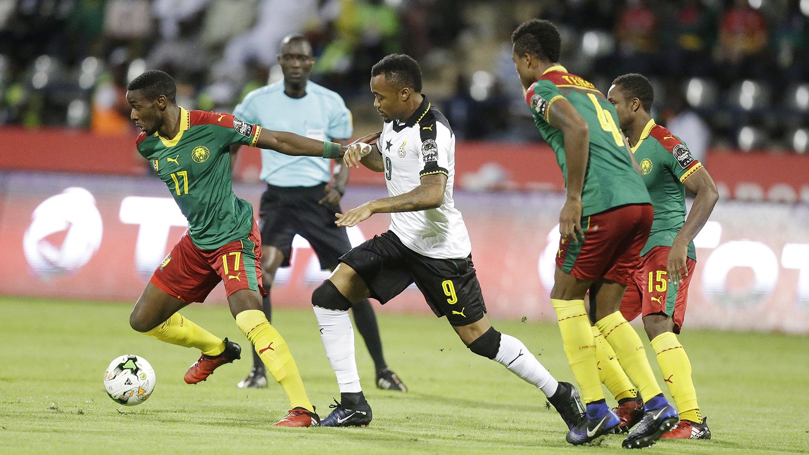 משחק חצי הגמר בין גאנה לקמרון בגביע אפריקה (צילום: סוכנות AP ).