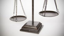 בחירה בין טוב ורע (צילום אילוסטרציה: www.houstondwiattorney.net / flickr).