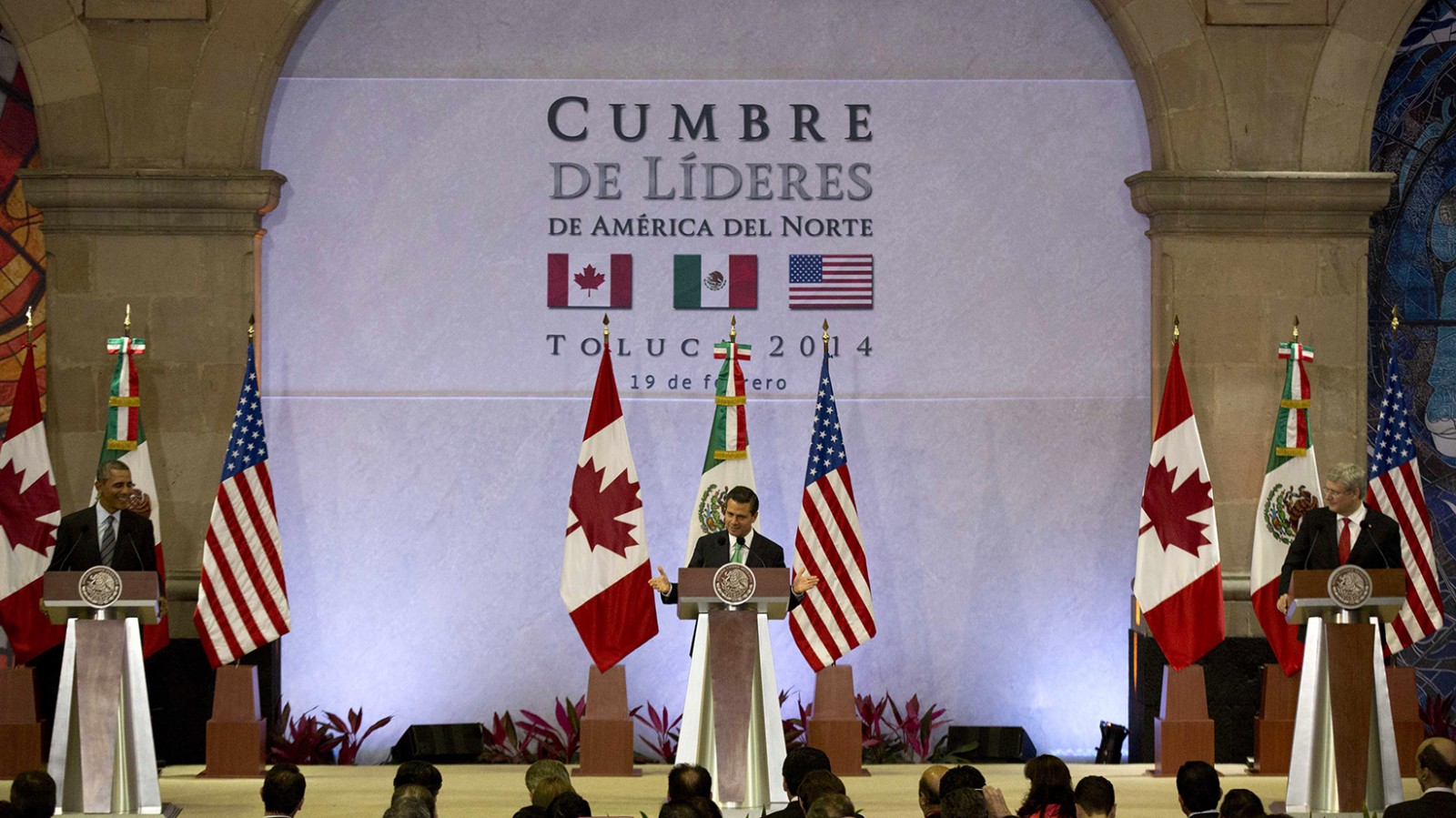 מפגש פסגה של ארה&quot;ב קנדה ומקסיכו בכנס 20 שנה לנפט&quot;א &#8211; הסכם הסחר החופשי בין שלושת המדינות. (צילום: AP).